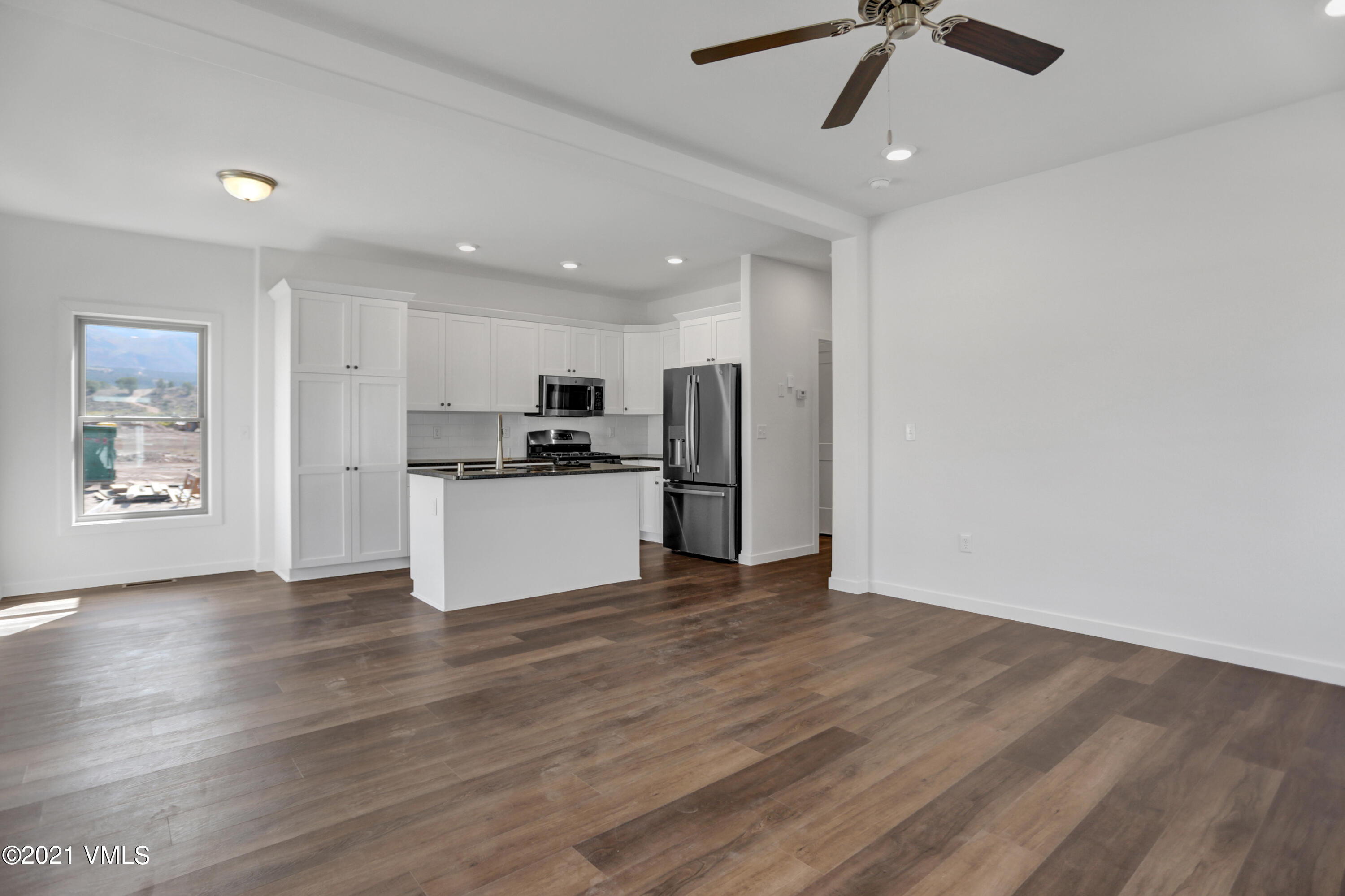 265 Bowie Road Gypsum, CO 81637 - Photo 17 of 40 Kitchen (5)