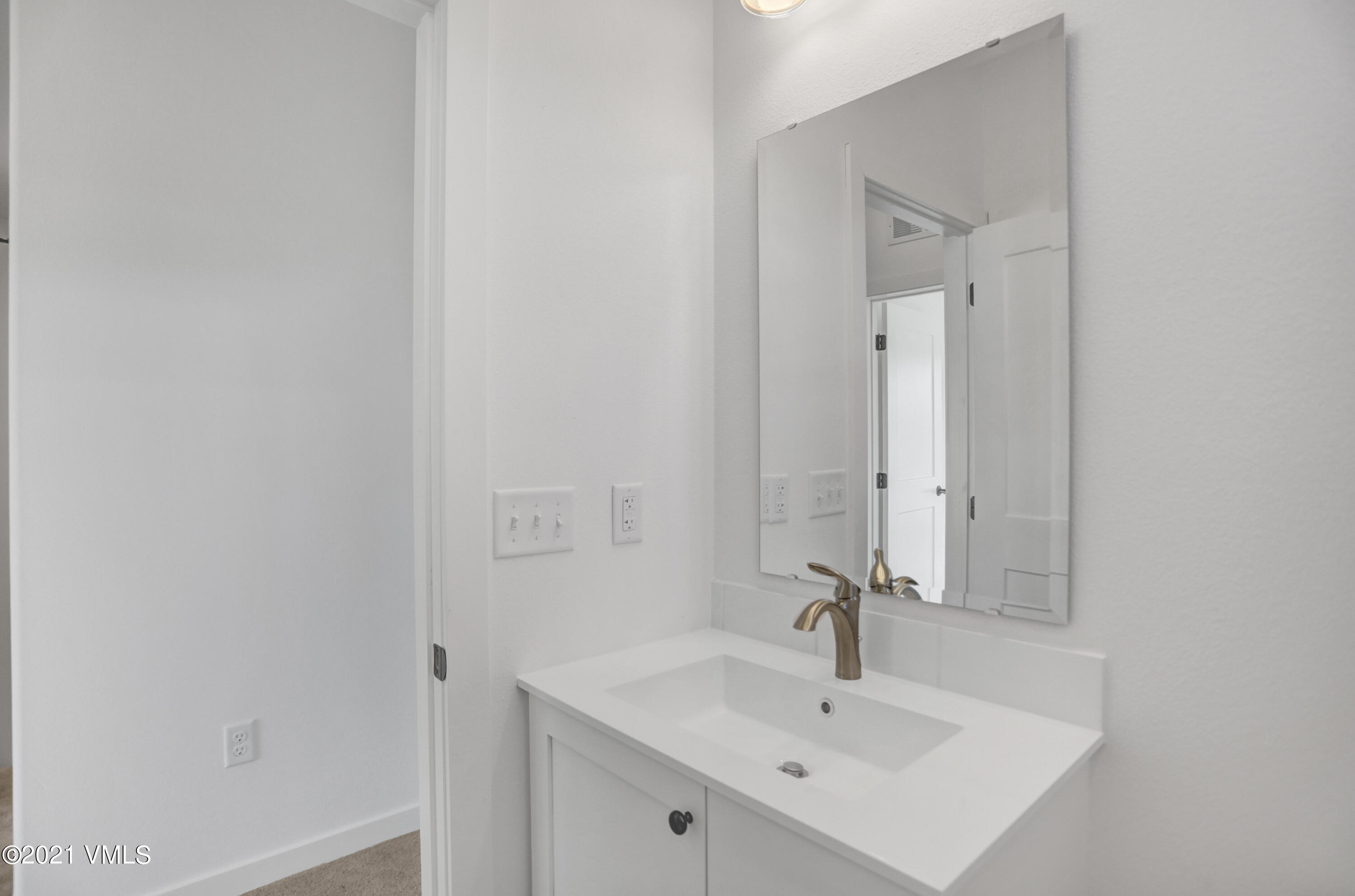 265 Bowie Road Gypsum, CO 81637 - Photo 37 of 40 Bathroom 1 (1)