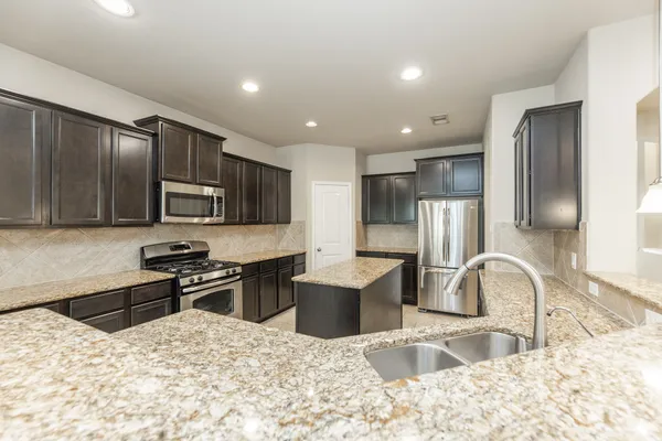 $2,500 | 2414 Garden Falls Drive, Conroe, TX 77384