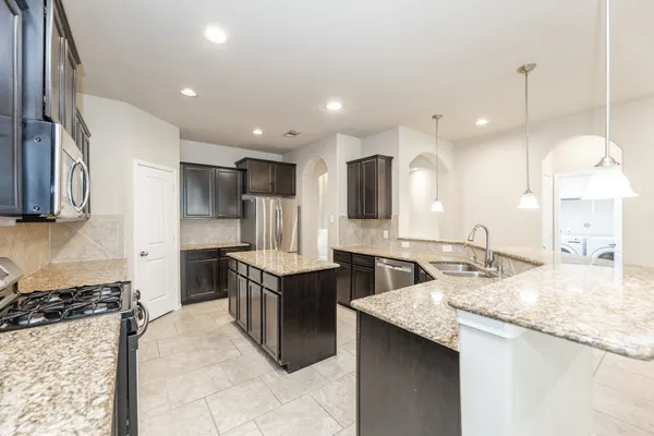 $2,500 | 2414 Garden Falls Drive, Conroe, TX 77384