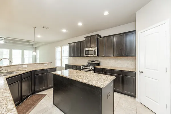 $2,500 | 2414 Garden Falls Drive, Conroe, TX 77384