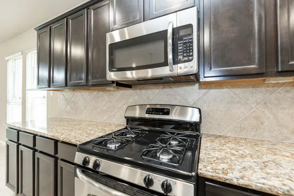 $2,500 | 2414 Garden Falls Drive, Conroe, TX 77384