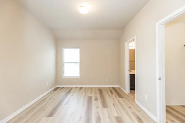 $2,500 | 2414 Garden Falls Drive, Conroe, TX 77384