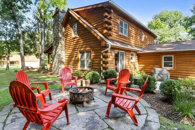 $4,900 | 465 Sylvan Drive, Fontana, WI 53125