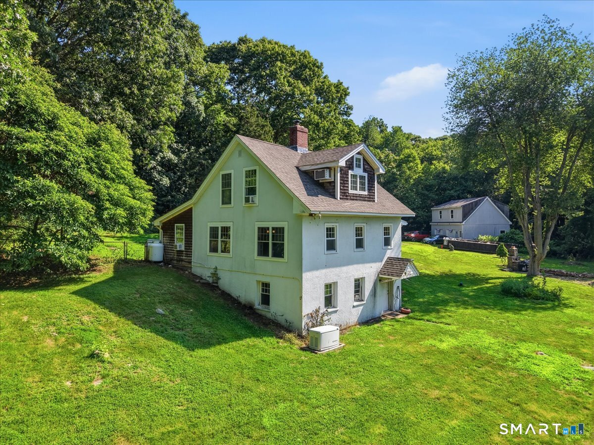 82 Old Post Road Clinton, CT 06413 - Photo 4 of 40