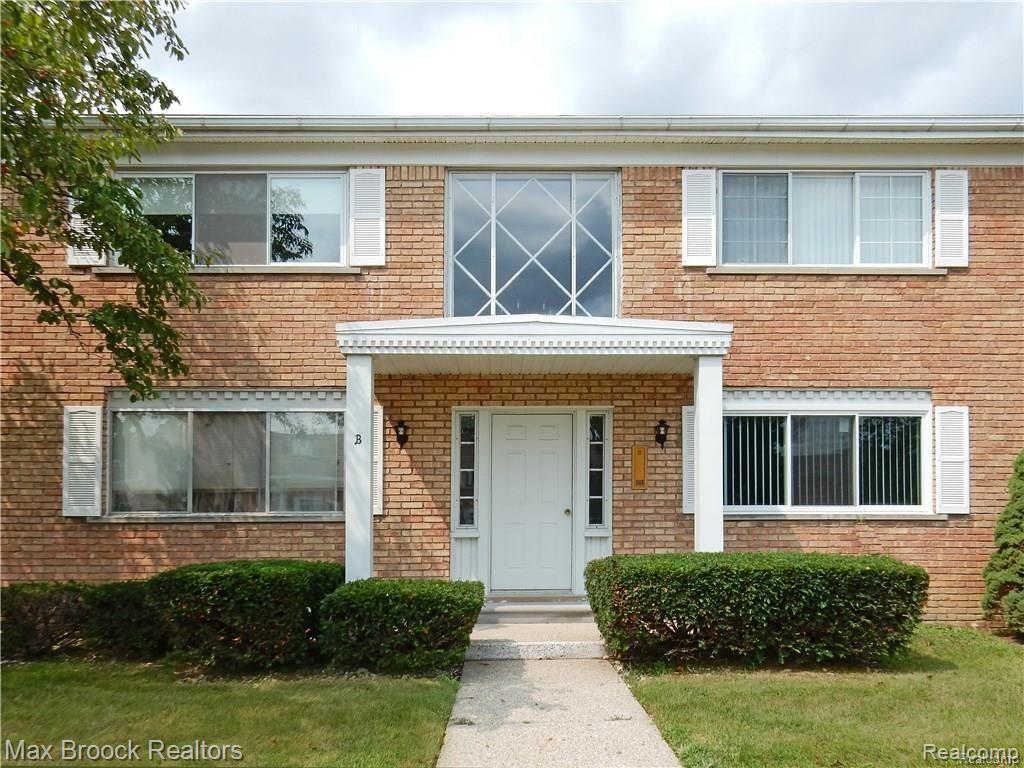 801 West Long Lake Road, Unit 2 Bloomfield Hills, MI 48302 - Photo 1 of 19