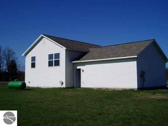 4775 Cedar Lake Road Traverse City, MI 49685 - Photo 3 of 10 1735177-2.JPG