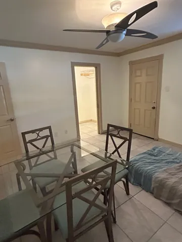 a view of a utility room