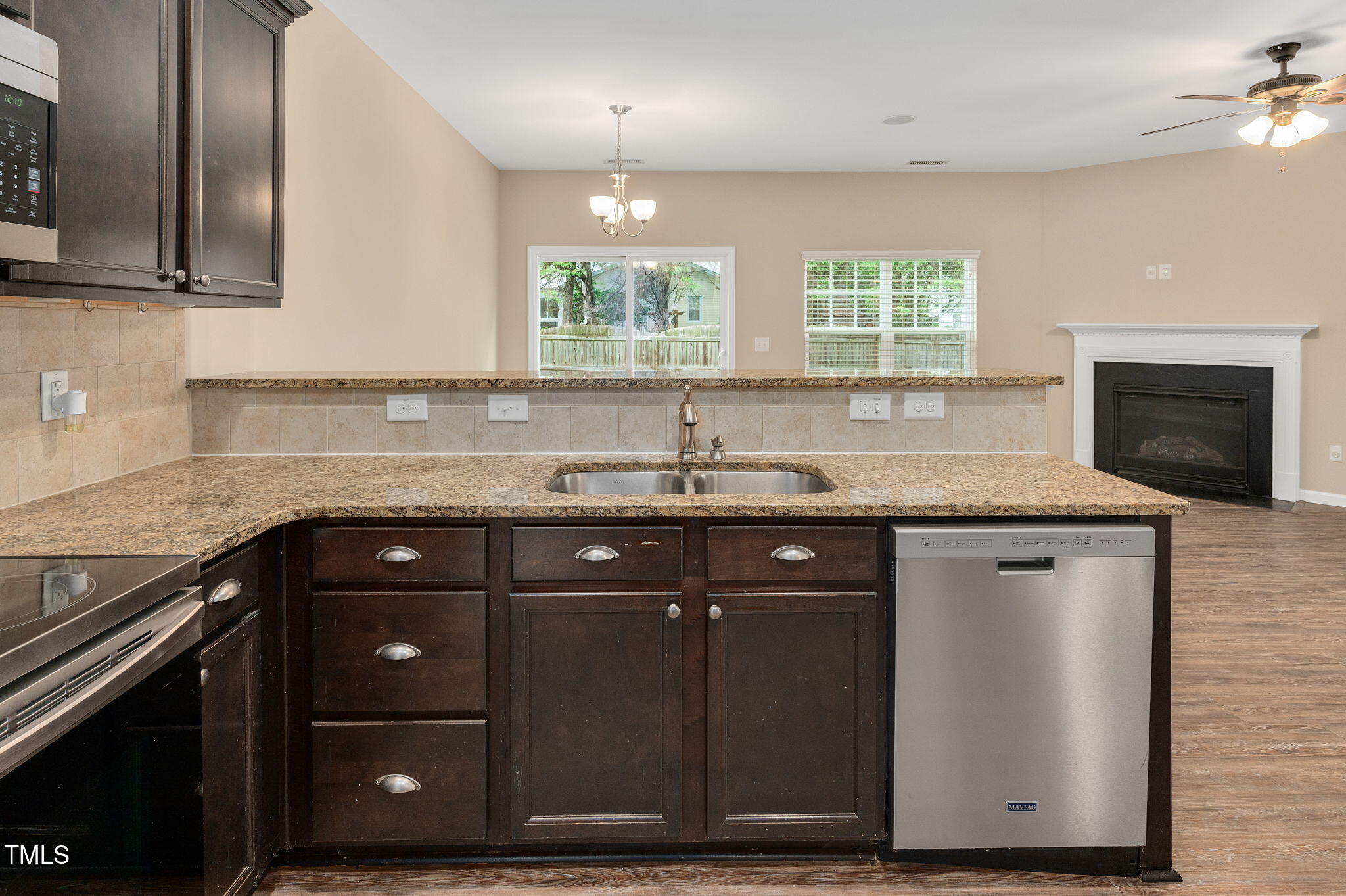 516 Smith Ridge Way Fuquay-Varina, NC 27526 - Photo 9 of 31 516 Smith Ridge Way Fuquay Varina 27526_