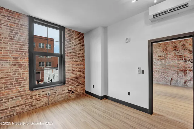 $1,695 | 117 Penn Avenue, Scranton, PA 18503