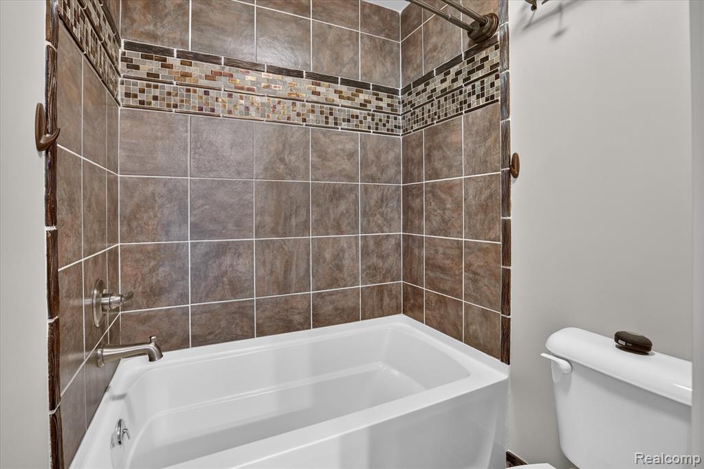 7186 East River Road Flushing, MI 48433 - Photo 21 of 47 Gallery Image 21