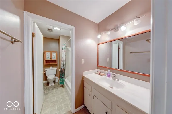 $177,000 | 926 Ardsley Drive, Indianapolis, IN 46234