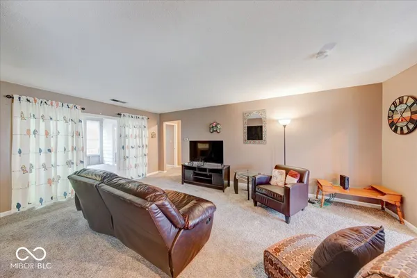 $177,000 | 926 Ardsley Drive, Indianapolis, IN 46234