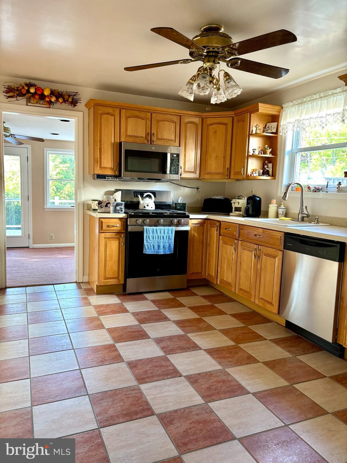 154 Wyndmoor Road Havertown, PA 19083 - Photo 8 of 17 Kitchen