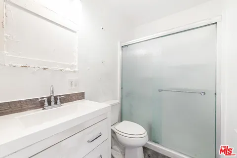 $779,000 | 4927 West 99th Street, Inglewood, CA 90301