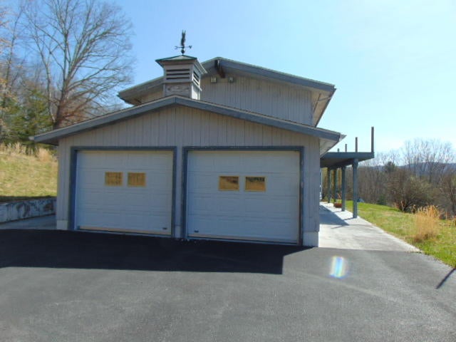 2024 Hill Country Road Dunmore, WV 24934 - Photo 32 of 56 Gallery Image 32