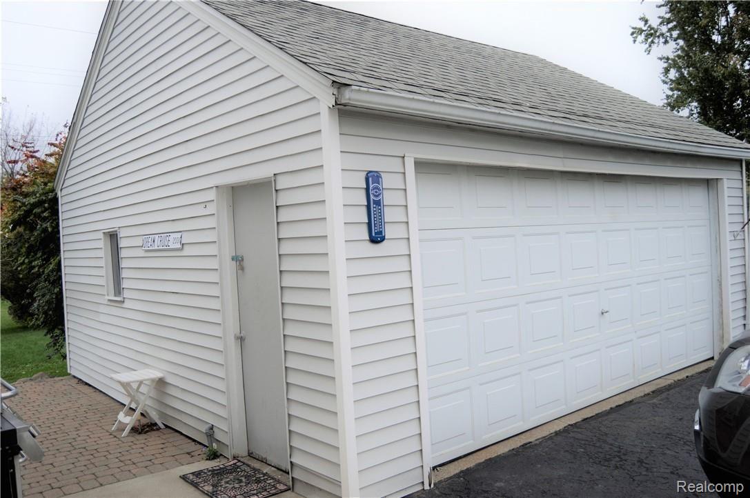 336 Davis Lake Road Lapeer, MI 48446 - Photo 24 of 27 DSC_0318.jpg