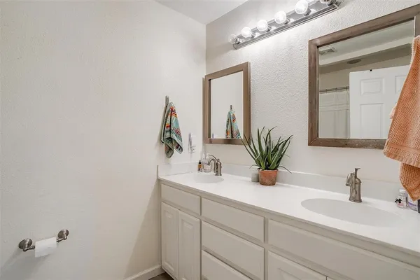 $4,950 | 3217 Lubbock Avenue, Fort Worth, TX 76109