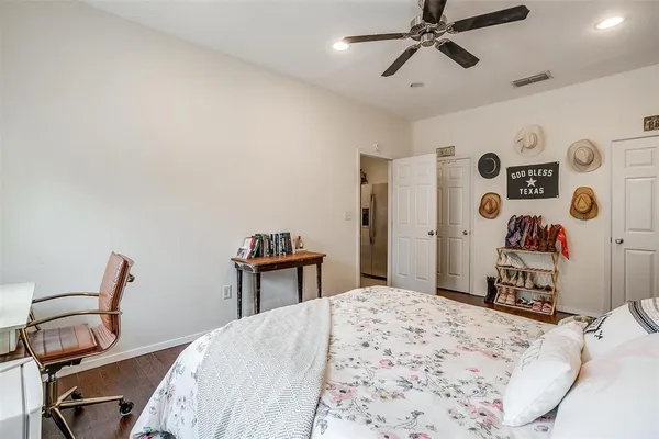 $4,950 | 3217 Lubbock Avenue, Fort Worth, TX 76109