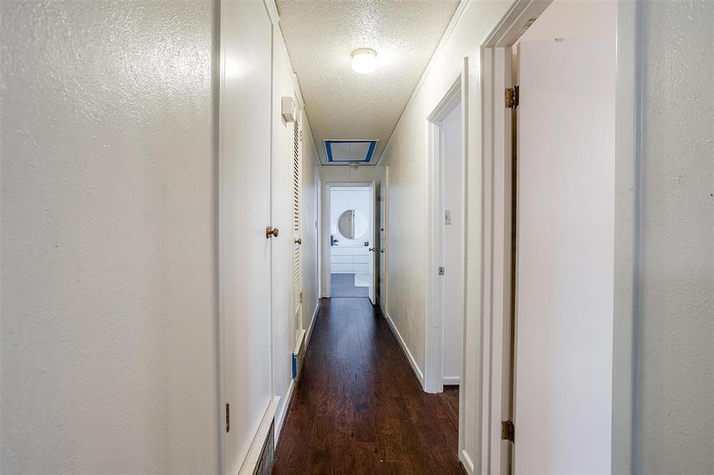 3217 Lubbock Avenue Fort Worth, TX 76109 - Photo 33 of 38 a view of hallway