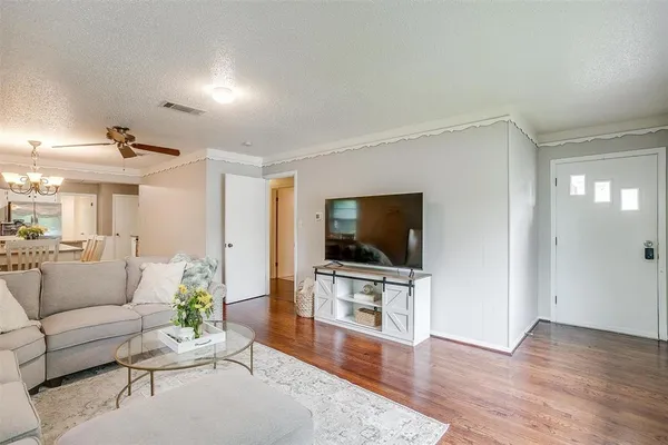 $4,950 | 3217 Lubbock Avenue, Fort Worth, TX 76109