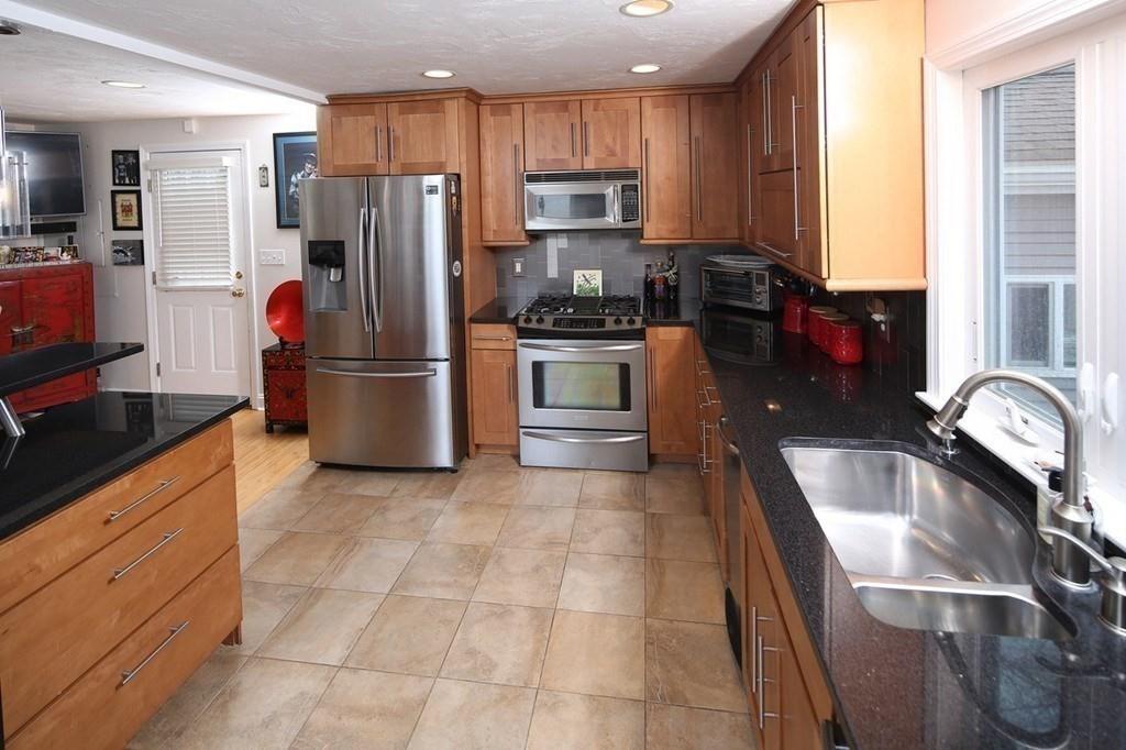 31 Fallon Point Hanson, MA 02341 - Photo 11 of 34 Gallery Image 11