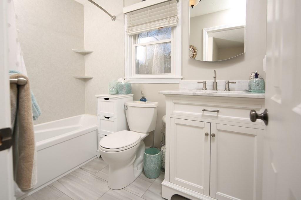 31 Fallon Point Hanson, MA 02341 - Photo 24 of 34 Gallery Image 24