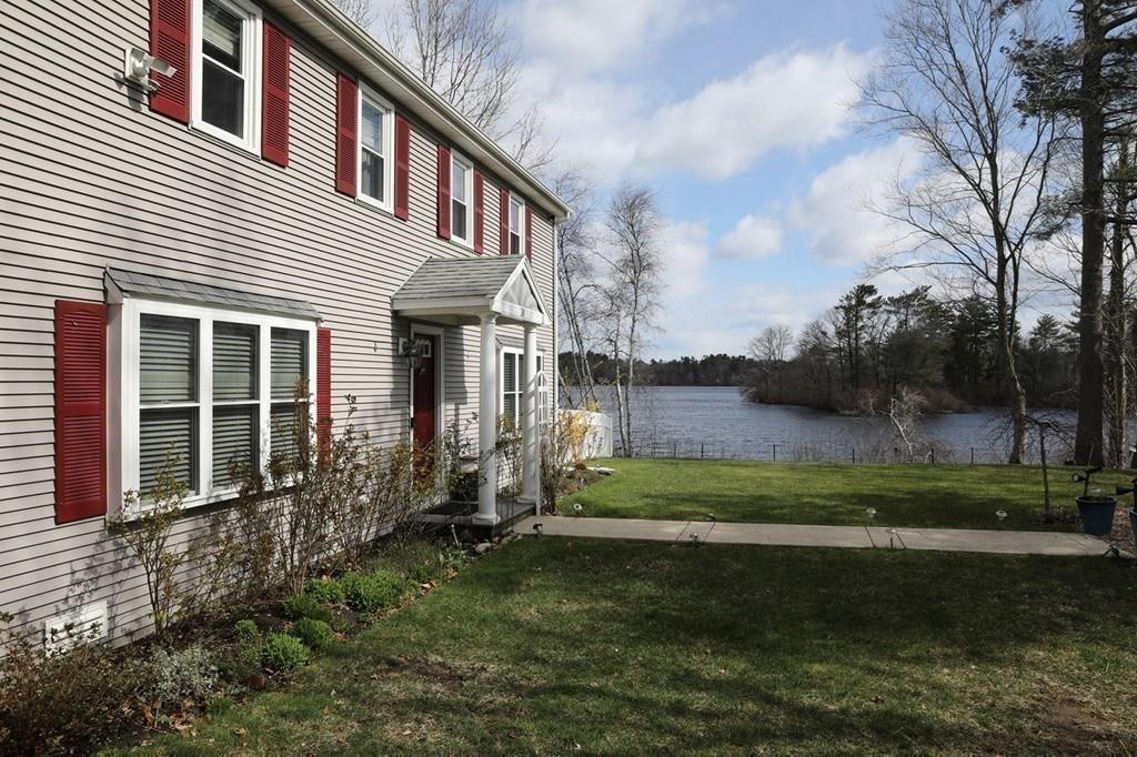 31 Fallon Point Hanson, MA 02341 - Photo 4 of 34 Gallery Image 4