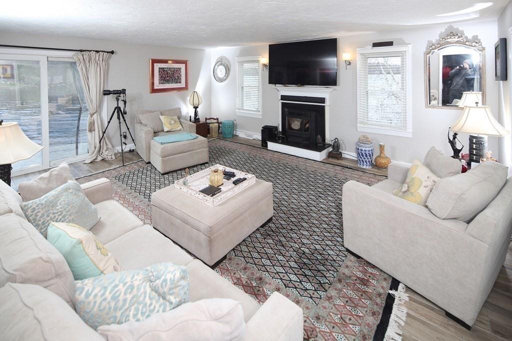 31 Fallon Point Hanson, MA 02341 - Photo 7 of 34 Gallery Image 7