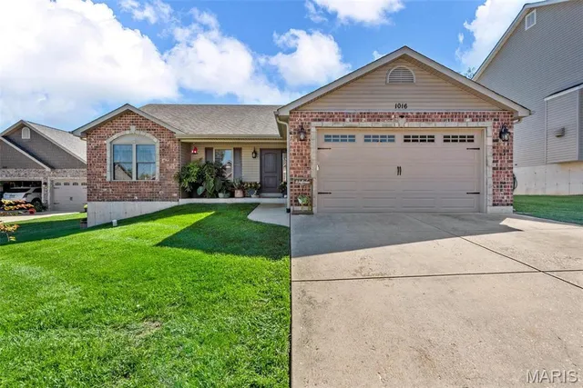 $355,000 | 1016 Stonewick Court, Herculaneum, MO 63048