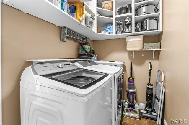 $355,000 | 1016 Stonewick Court, Herculaneum, MO 63048