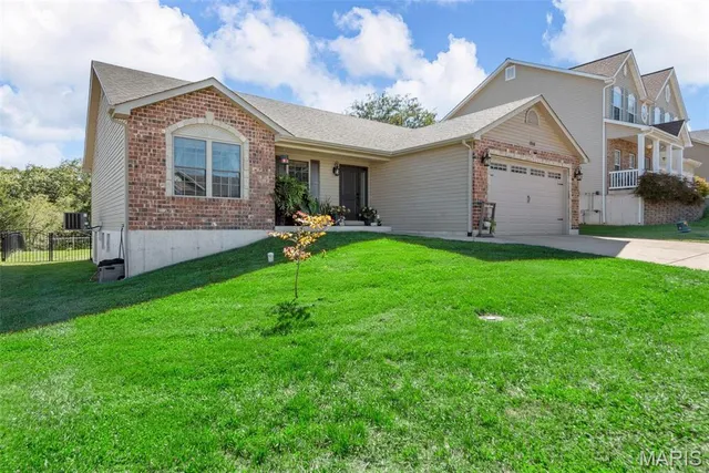 $355,000 | 1016 Stonewick Court, Herculaneum, MO 63048