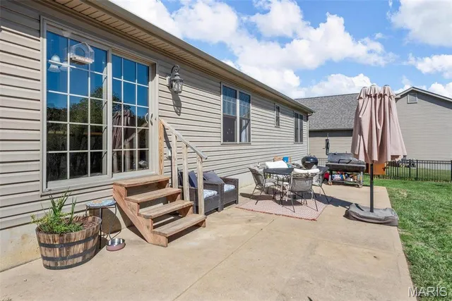 $355,000 | 1016 Stonewick Court, Herculaneum, MO 63048