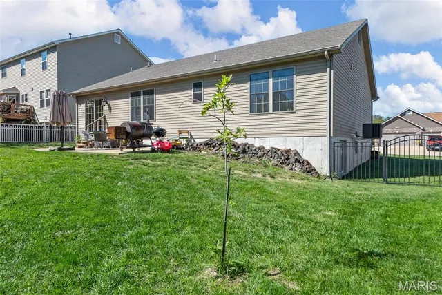 $355,000 | 1016 Stonewick Court, Herculaneum, MO 63048