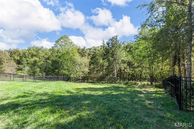 $355,000 | 1016 Stonewick Court, Herculaneum, MO 63048