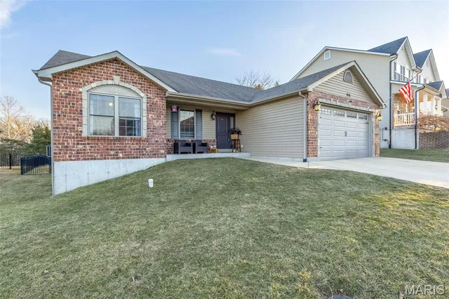 $355,000 | 1016 Stonewick Court, Herculaneum, MO 63048