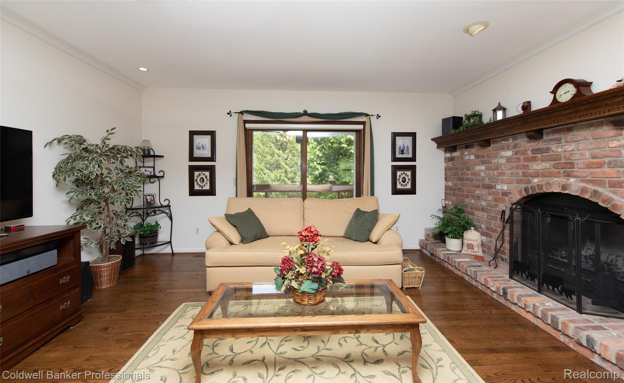 9940 Bridge Lake Road Clarkston, MI 48348 - Photo 6 of 51 6.jpg