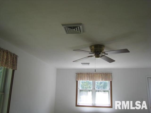 101 Lincoln Road Marquette Heights, IL 61554 - Photo 9 of 17 Gallery Image 9