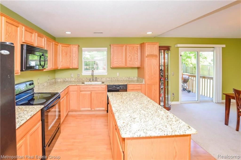 31623 Folsom Road Farmington Hills, MI 48336 - Photo 6 of 30