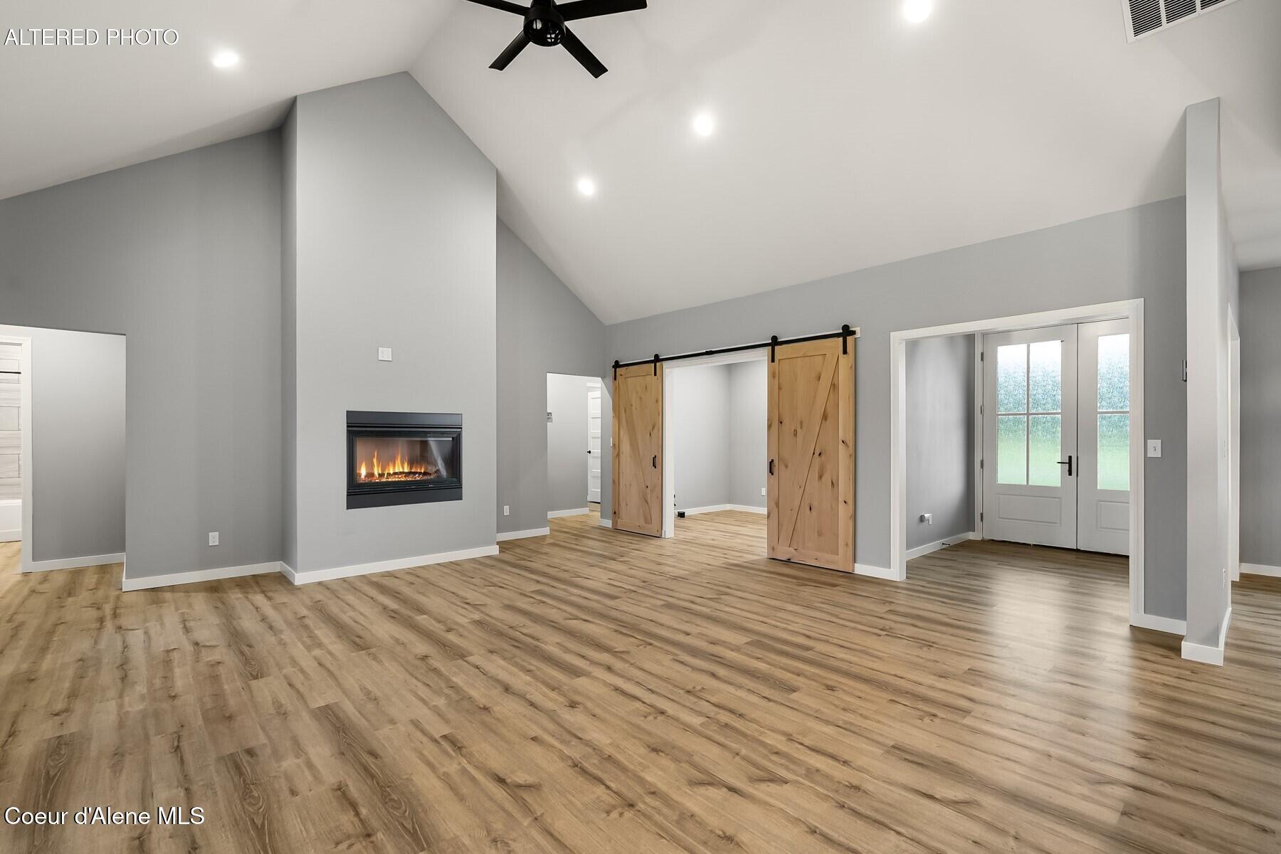 51 Pumphouse Lane Sagle, ID 83860 - Photo 17 of 45 Entry and Office Space