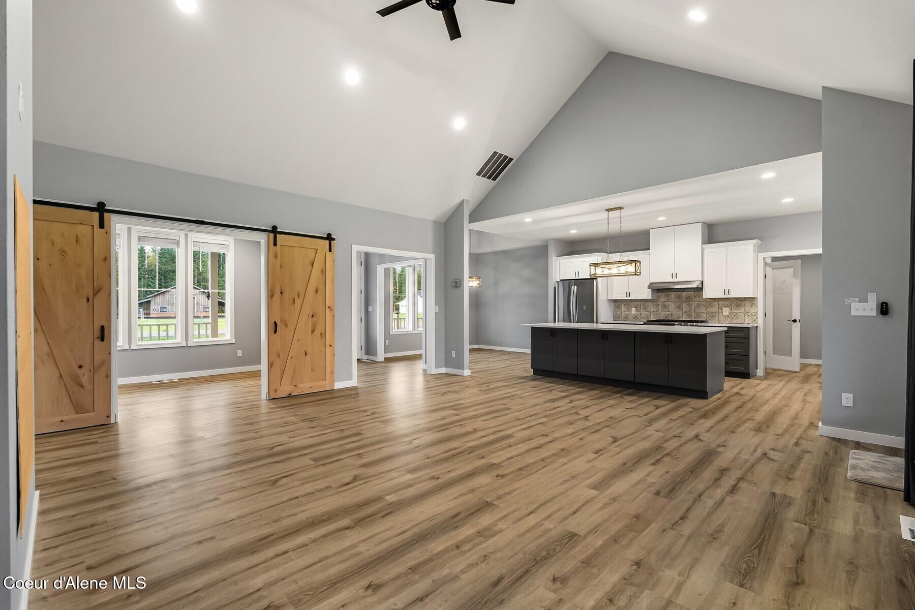 51 Pumphouse Lane Sagle, ID 83860 - Photo 2 of 45 Spacious Living Area