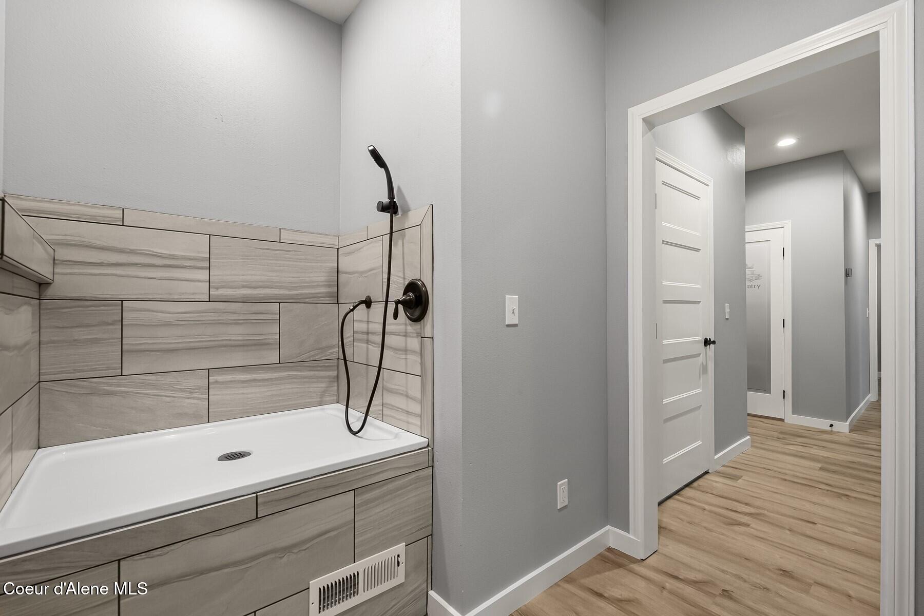 51 Pumphouse Lane Sagle, ID 83860 - Photo 5 of 45 Custom Dog Wash Station