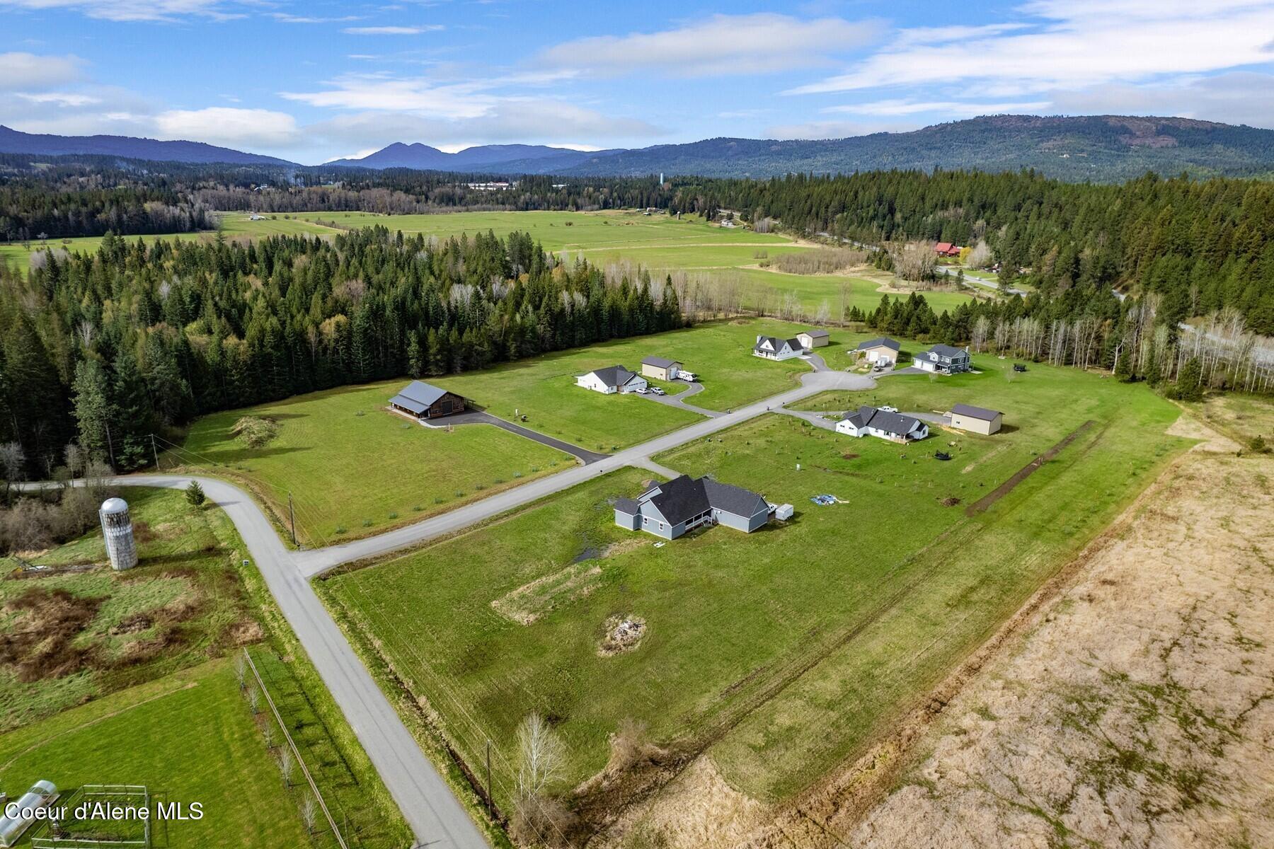 51 Pumphouse Lane Sagle, ID 83860 - Photo 7 of 45 In the Heart of Sagle