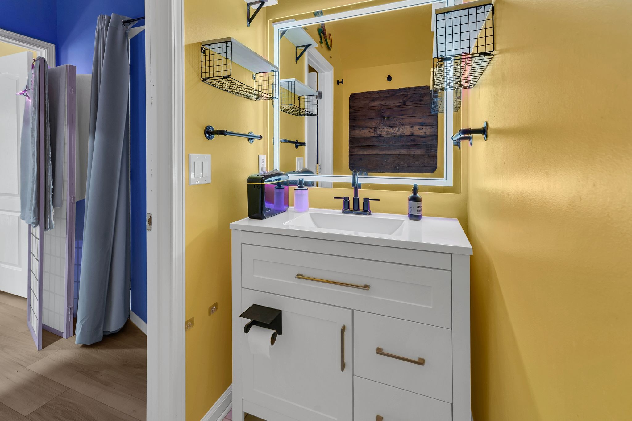 1726 Splash Place Murfreesboro, TN 37130 - Photo 21 of 42 a bathroom with a sink and a mirror