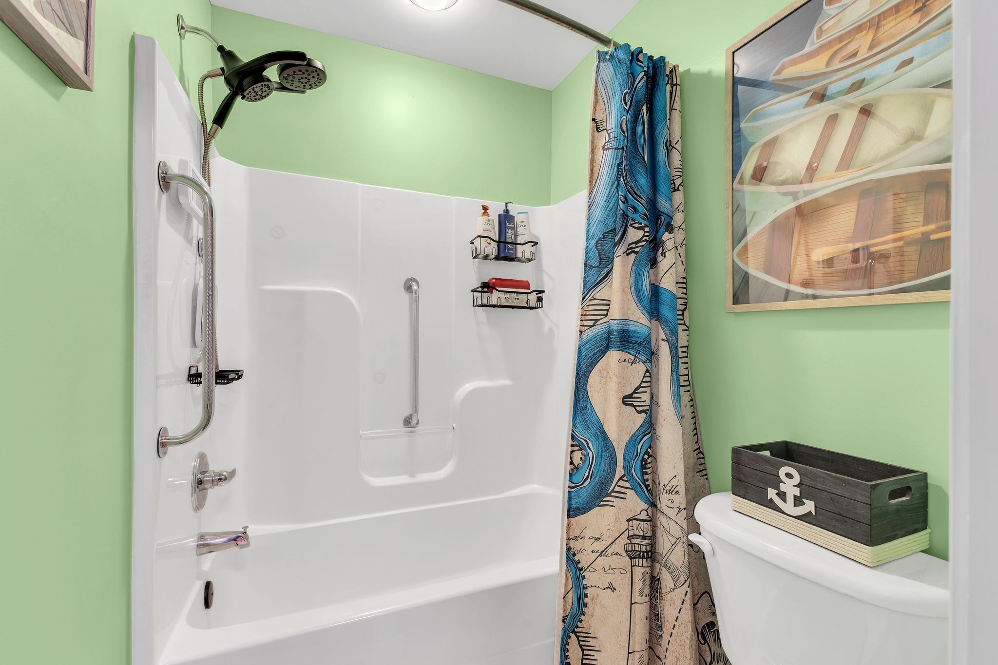 1726 Splash Place Murfreesboro, TN 37130 - Photo 28 of 42 a bathroom with a bath tub