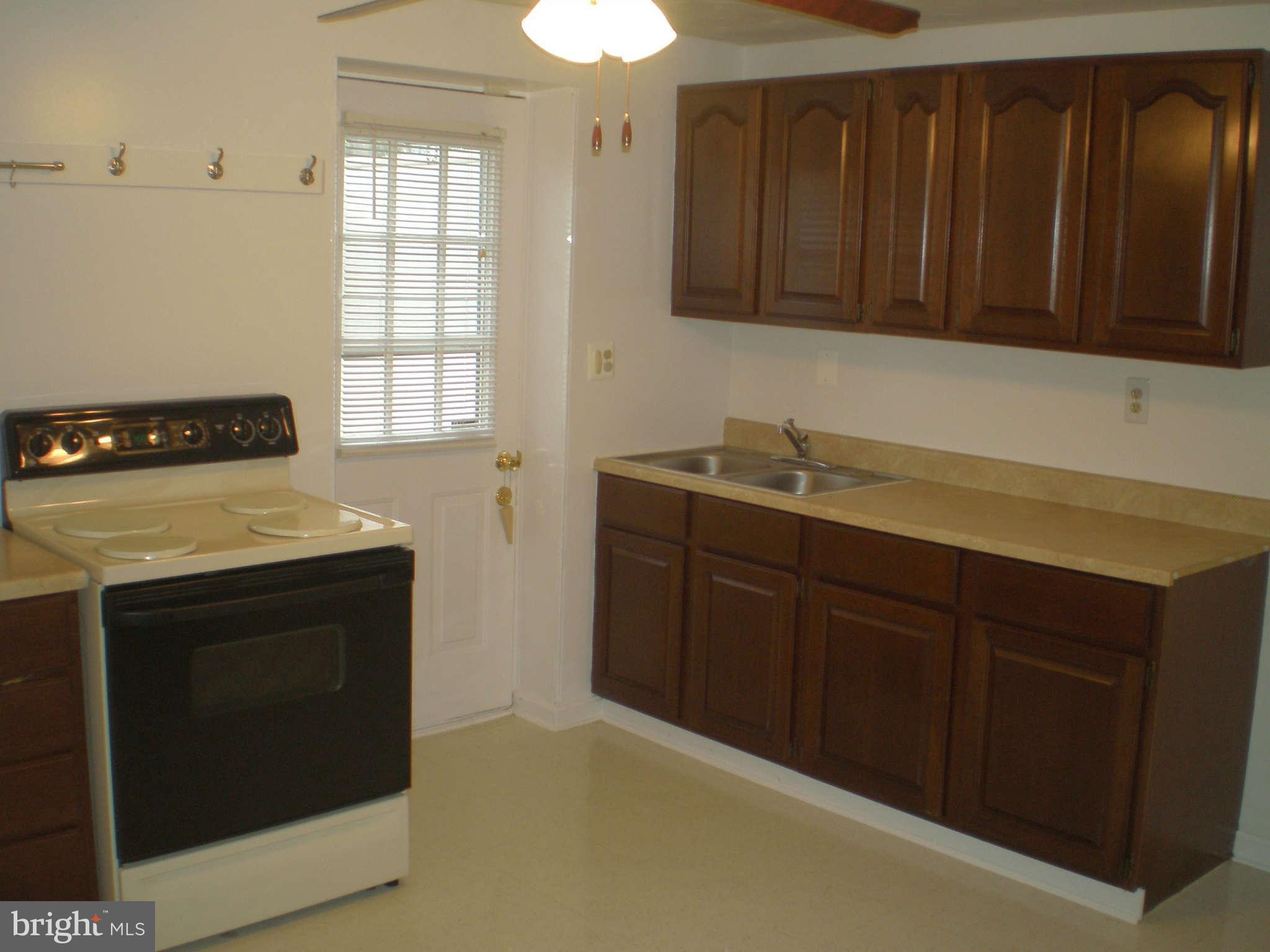 9293 All Saints Road Laurel, MD 20723 - Photo 18 of 20 Kitchen