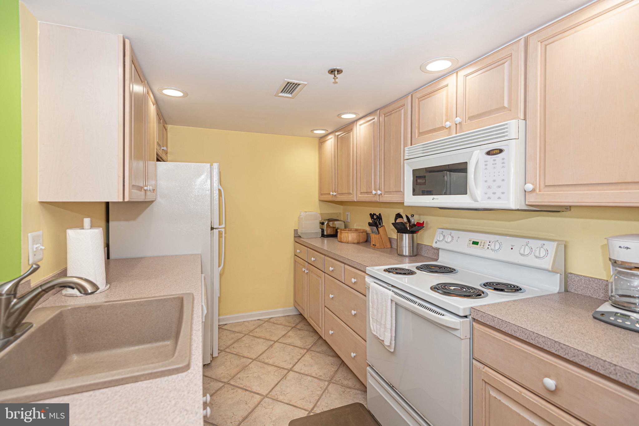 407 Harbour House, Unit 407 Bethany Beach, DE 19930 - Photo 11 of 54