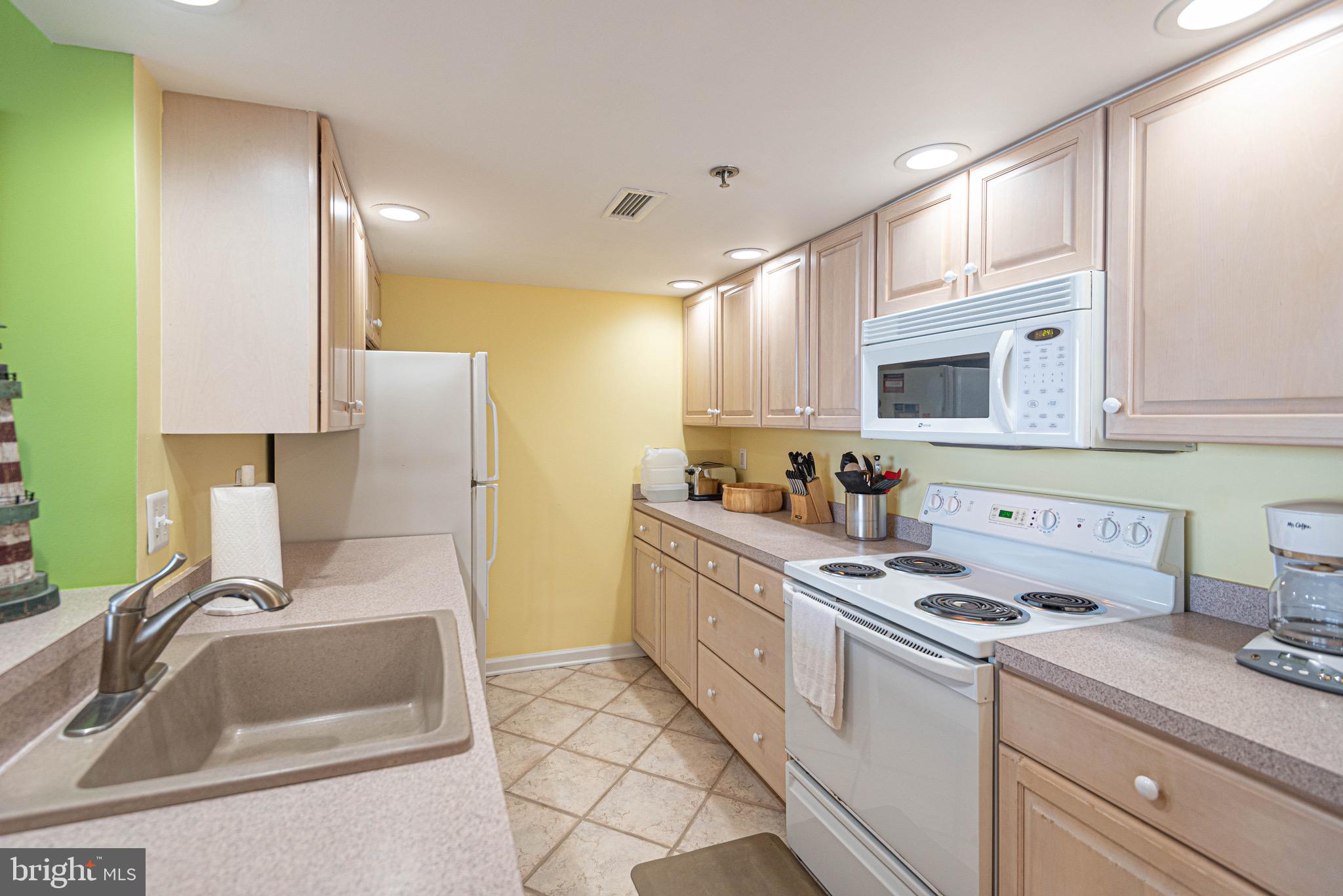 407 Harbour House, Unit 407 Bethany Beach, DE 19930 - Photo 10 of 54