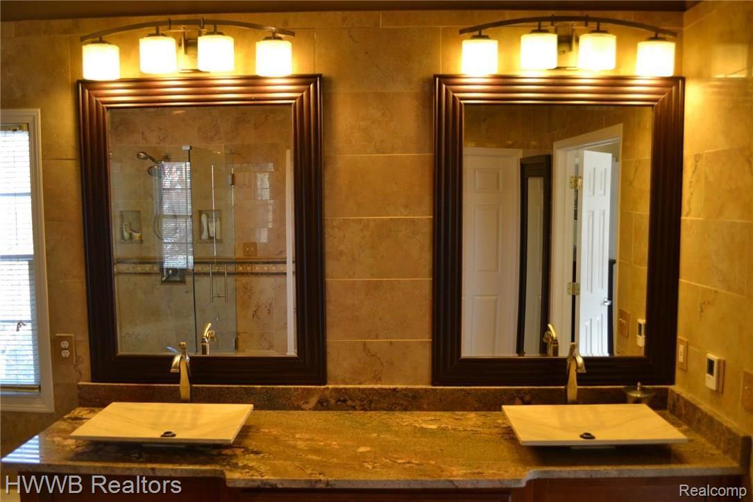 1789 Ring Neck Drive Rochester, MI 48307 - Photo 22 of 36 22-Master Bath.JPG