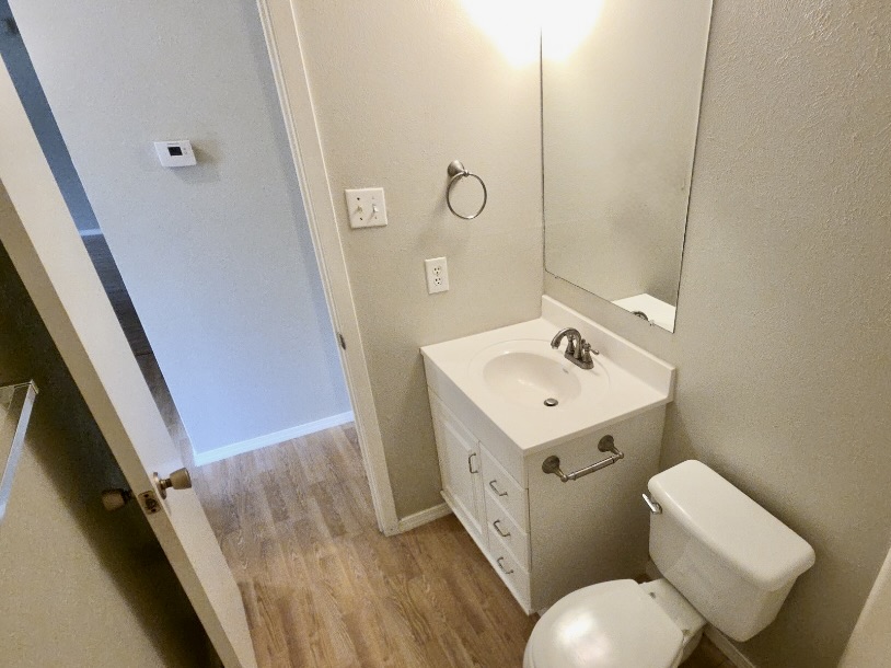 8508 Romney Road Austin, TX 78748 - Photo 15 of 21 a bathroom with a sink toilet and tub